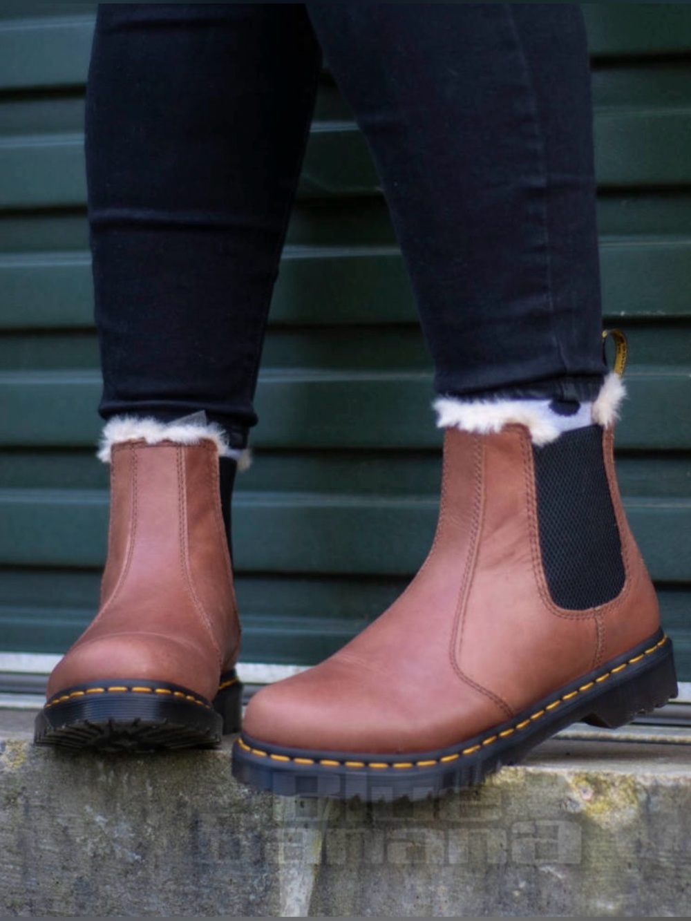 Dr. Martens 2976 Leonore Faux Fur Lined Chelsea Boots Saddle Tan Farrier 10 NWT